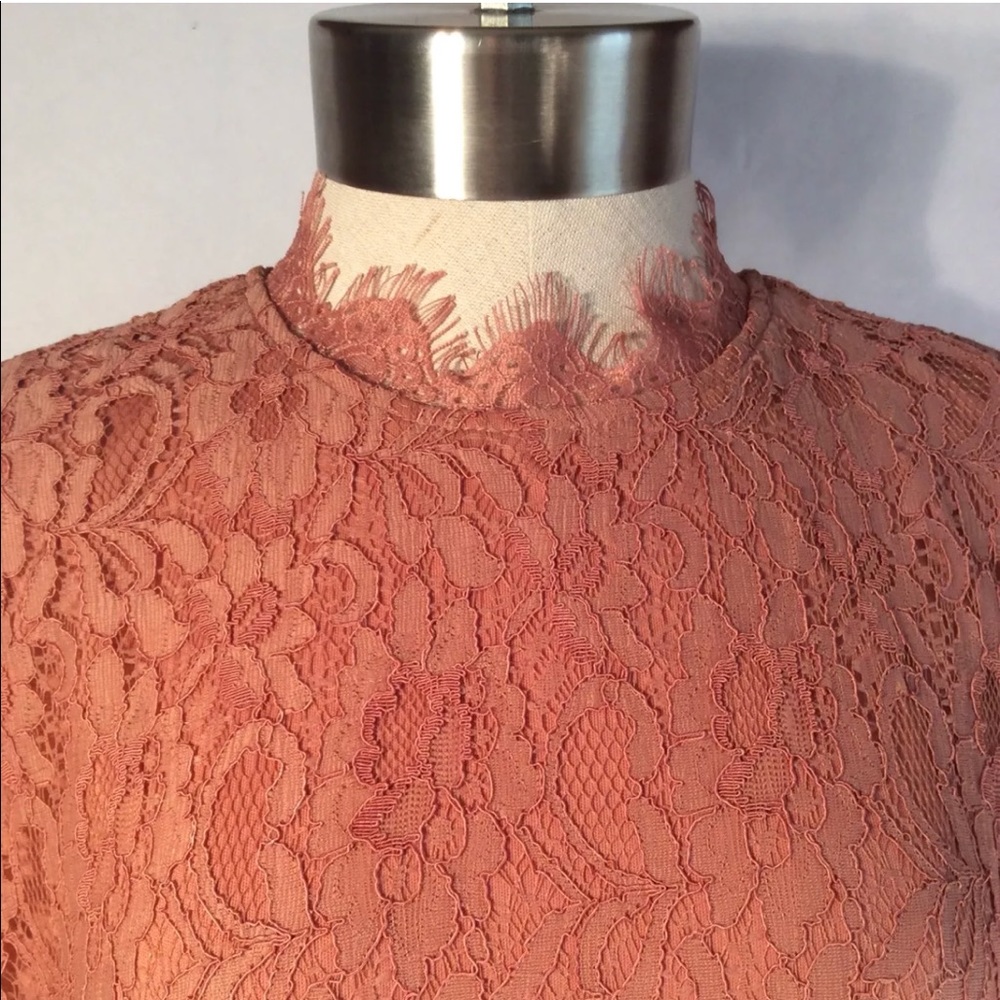 Who What Wear Sz M pink lace flutter sleeve dress - Picture 4 of 8